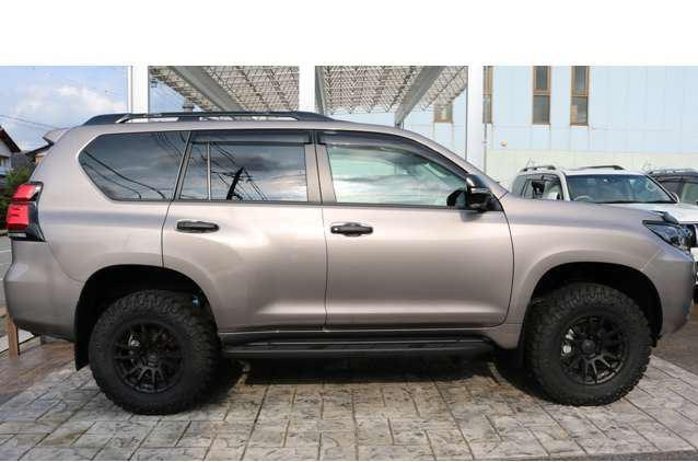 2023 Toyota Land Cruiser Prado