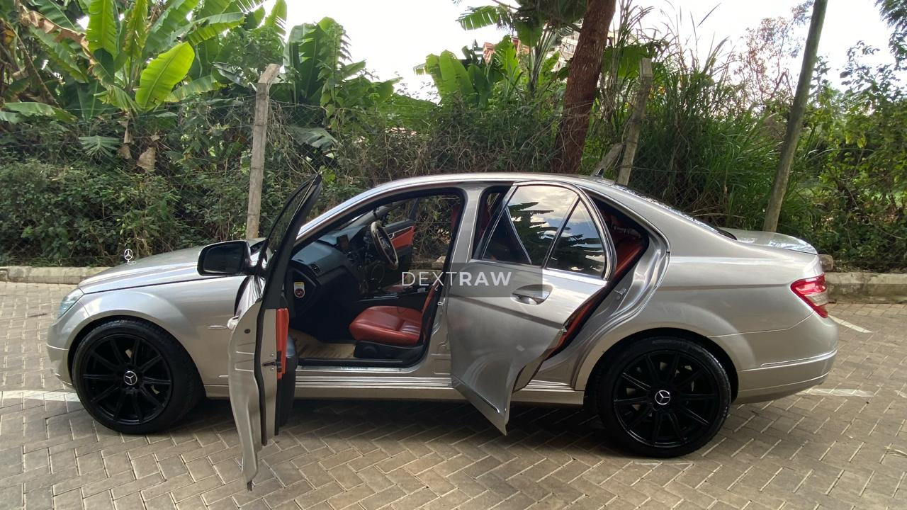 2009 Mercedes-Benz C200