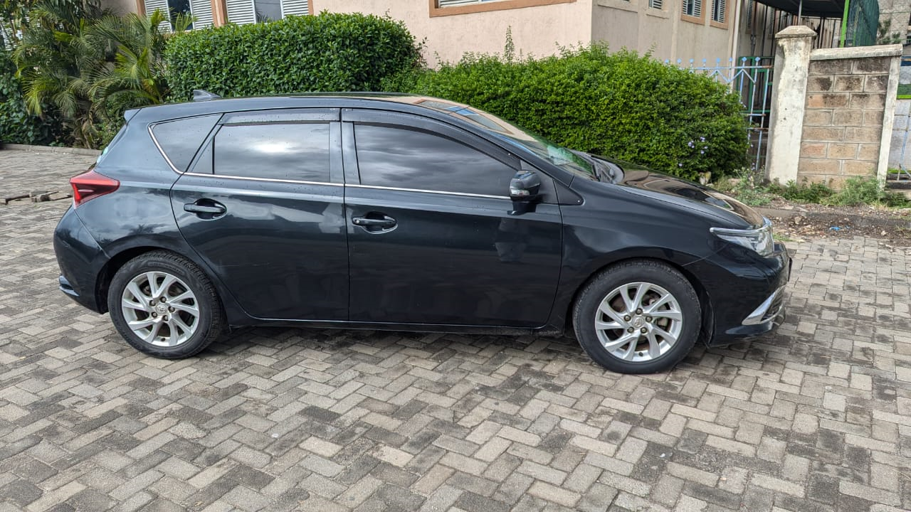 Toyota Auris 2015