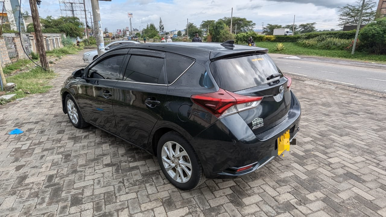 Toyota Auris 2015