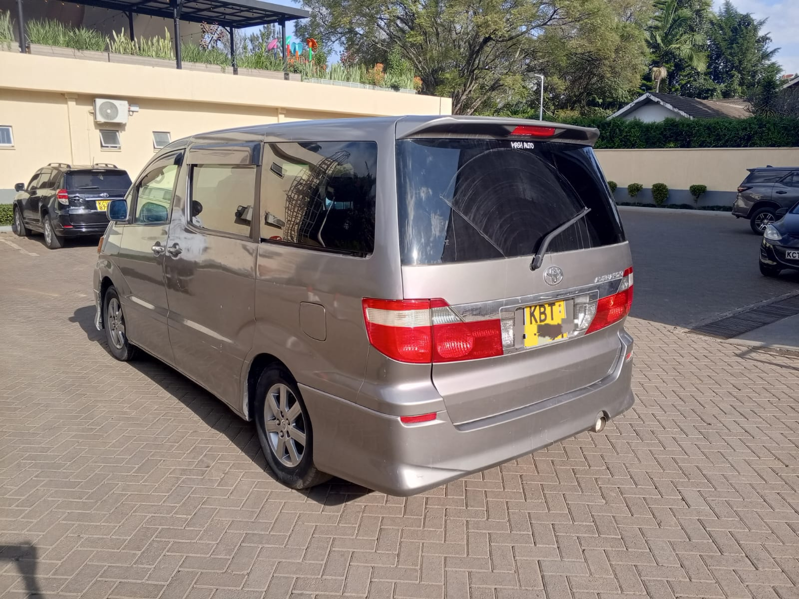 2004 Toyota Alphard