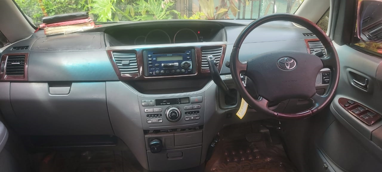 2007 Toyota Noah