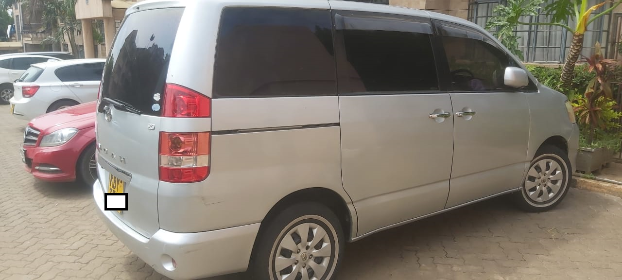 2007 Toyota Noah