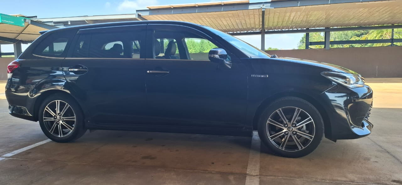 2017 Toyota Corolla Fielder Hybrid