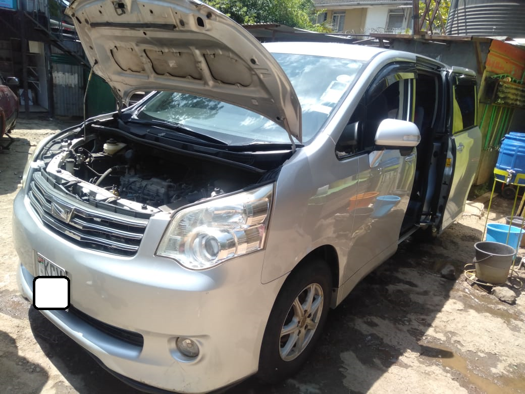 2012 Toyota Noah