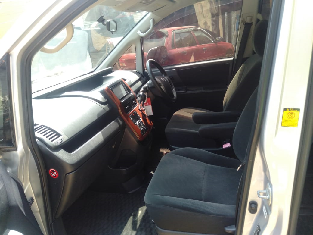 2012 Toyota Noah