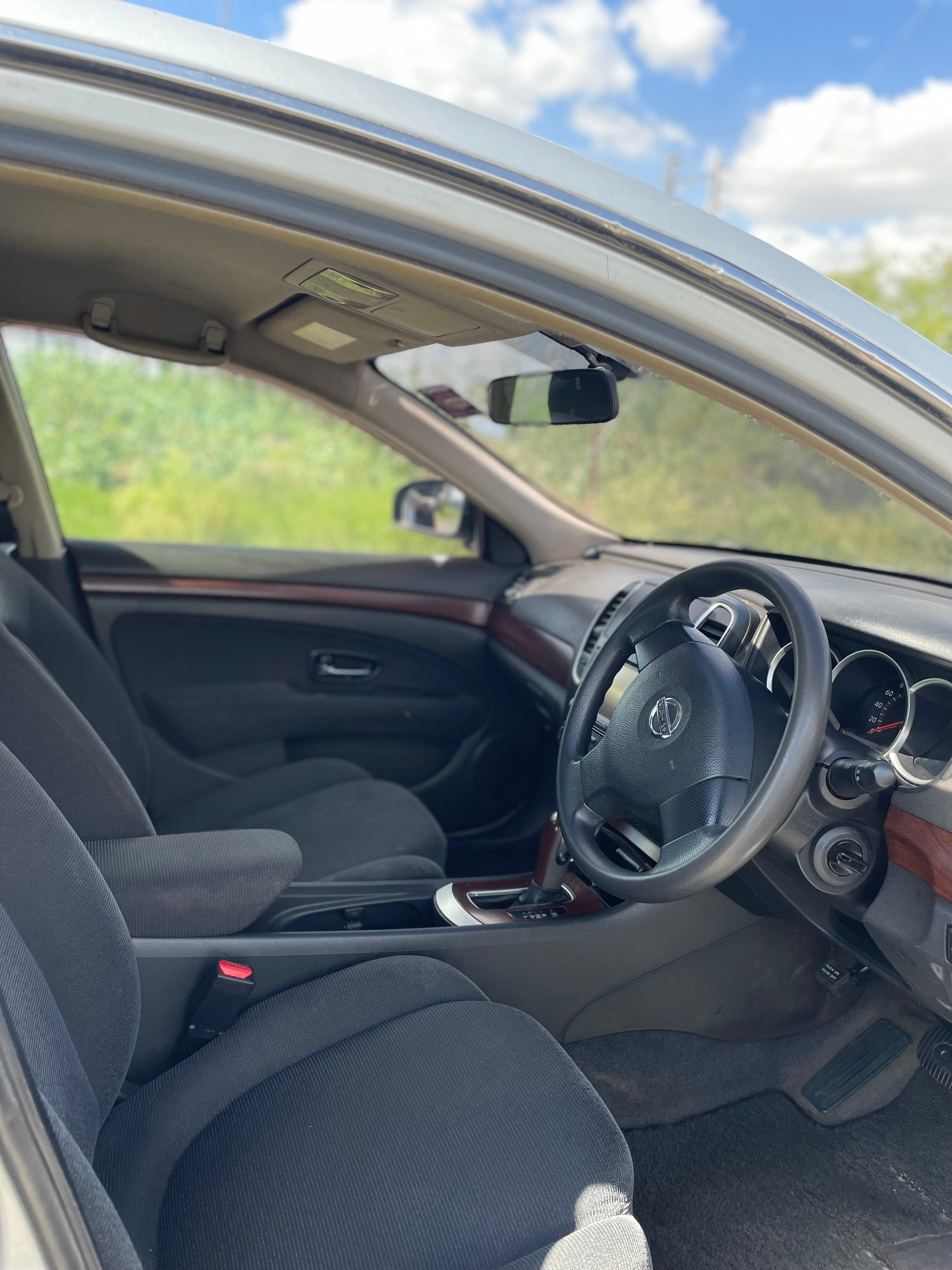 Nissan Bluebird 2010