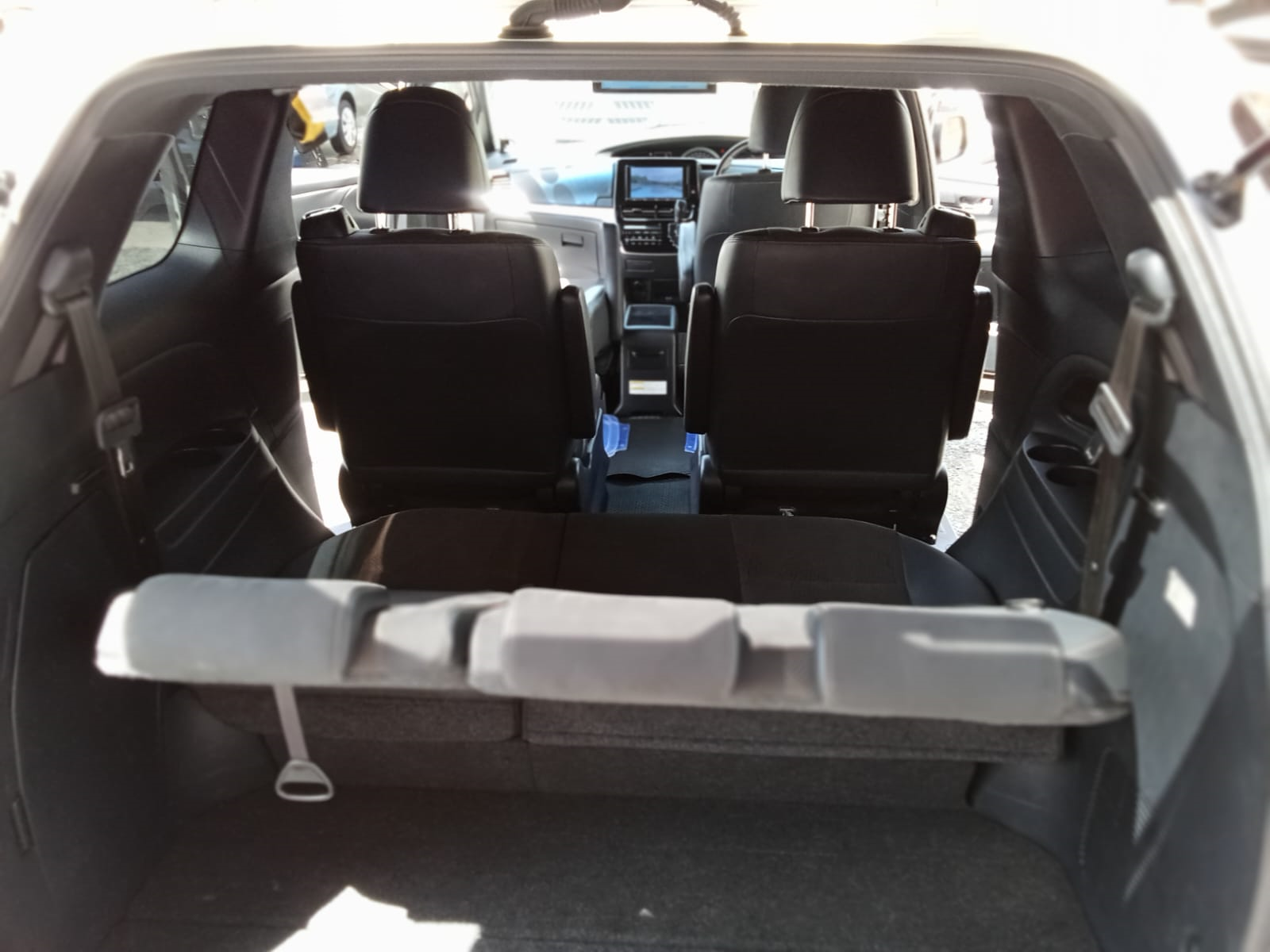 🚗 Toyota Estima  2017