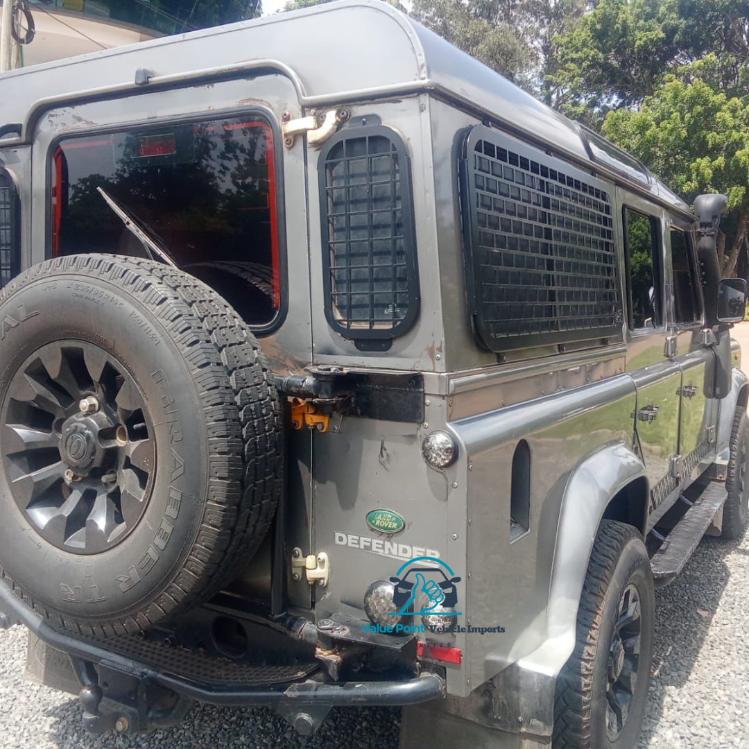 Land Rover Defender 110