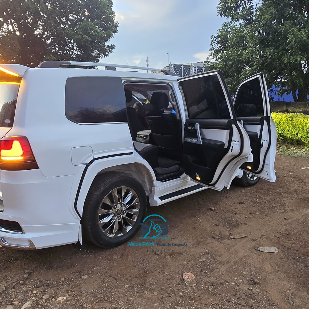 2013 Toyota Land Cruiser LC200