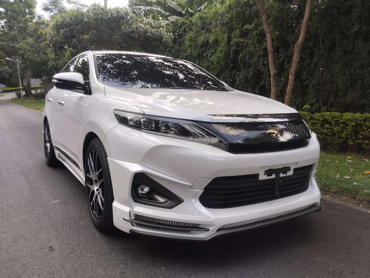 Toyota Harrier | 2017 |