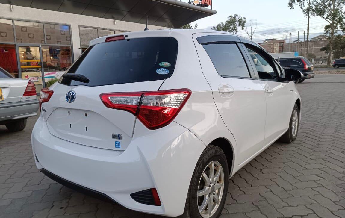 Toyota Vitz Hybrid | 2017