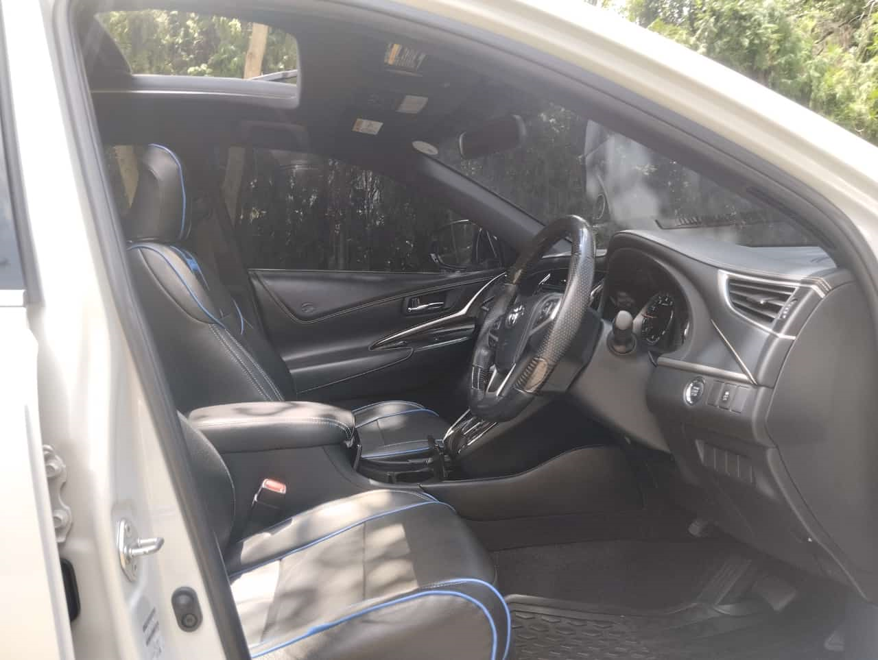 Toyota Harrier | 2017 |