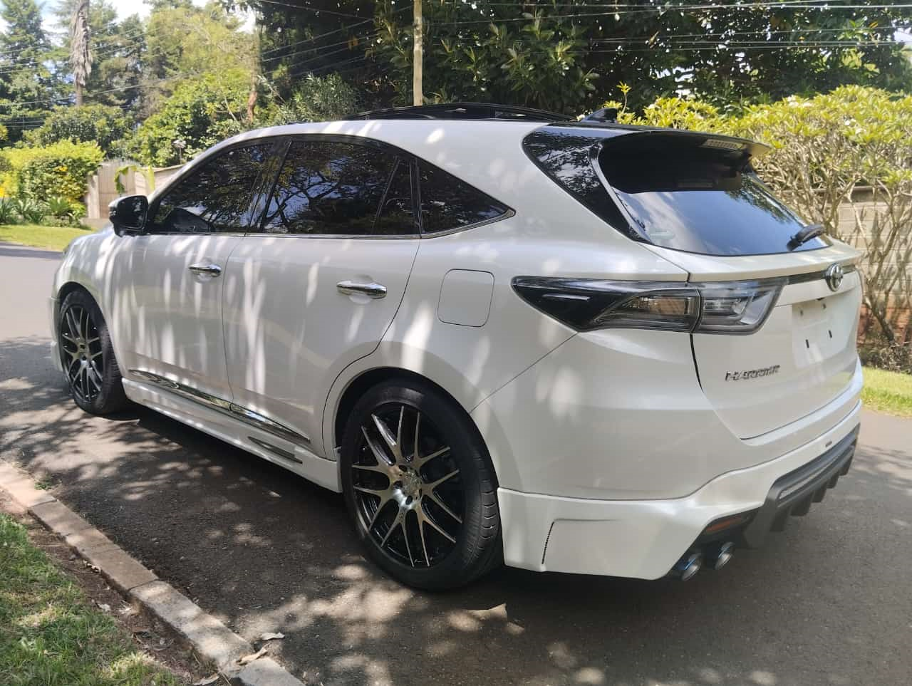 Toyota Harrier | 2017 |