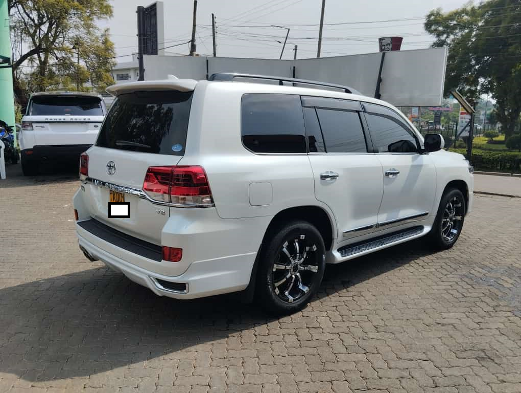 Toyota Land Cruiser V8 ZX | 2017