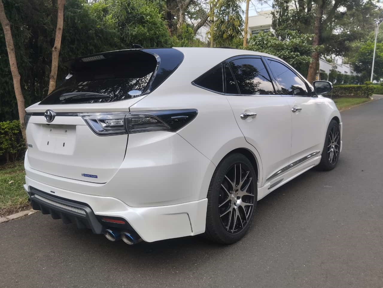Toyota Harrier | 2017 |