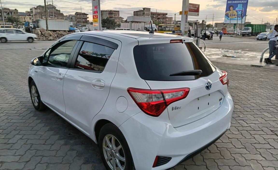 Toyota Vitz Hybrid | 2017