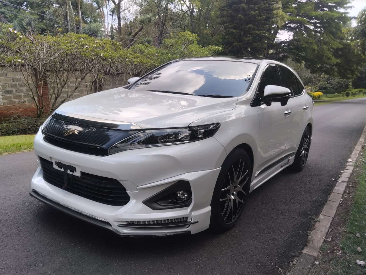 Toyota Harrier | 2017 |