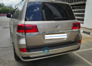 2016 Toyota Land Cruiser V8