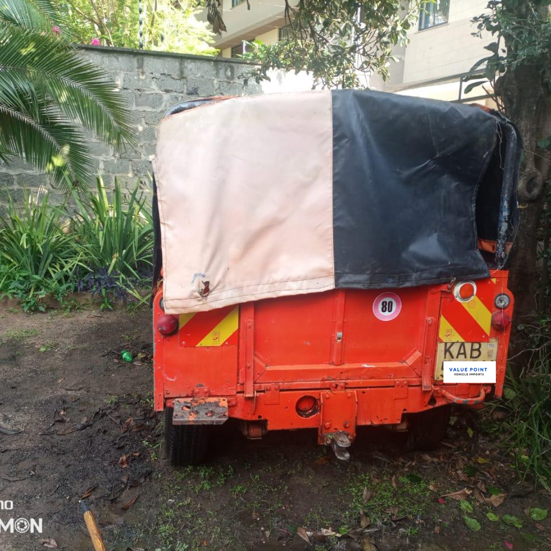 Land Rover Defender 109