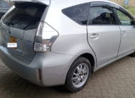 Toyota Prius Alpha 2014