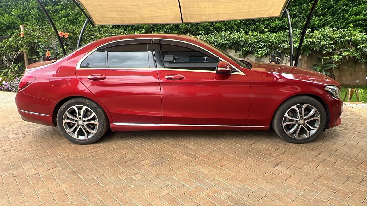 Mercedes-Benz C200 – 2015