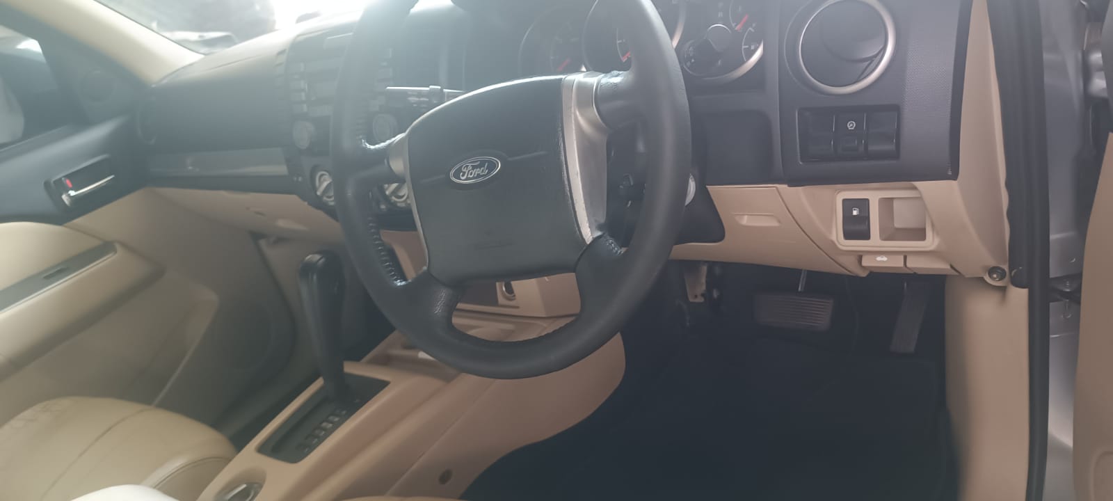 2013 Ford Everest