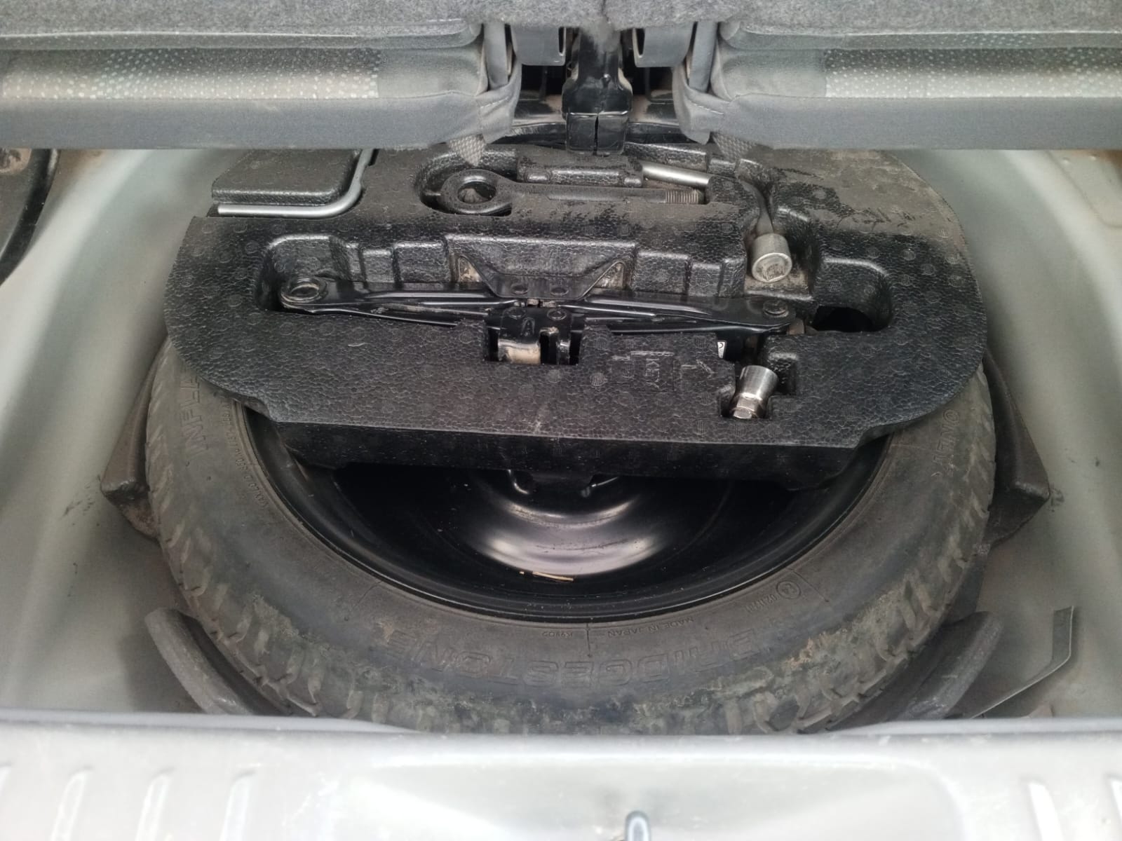 Toyota Prius Alpha 2014