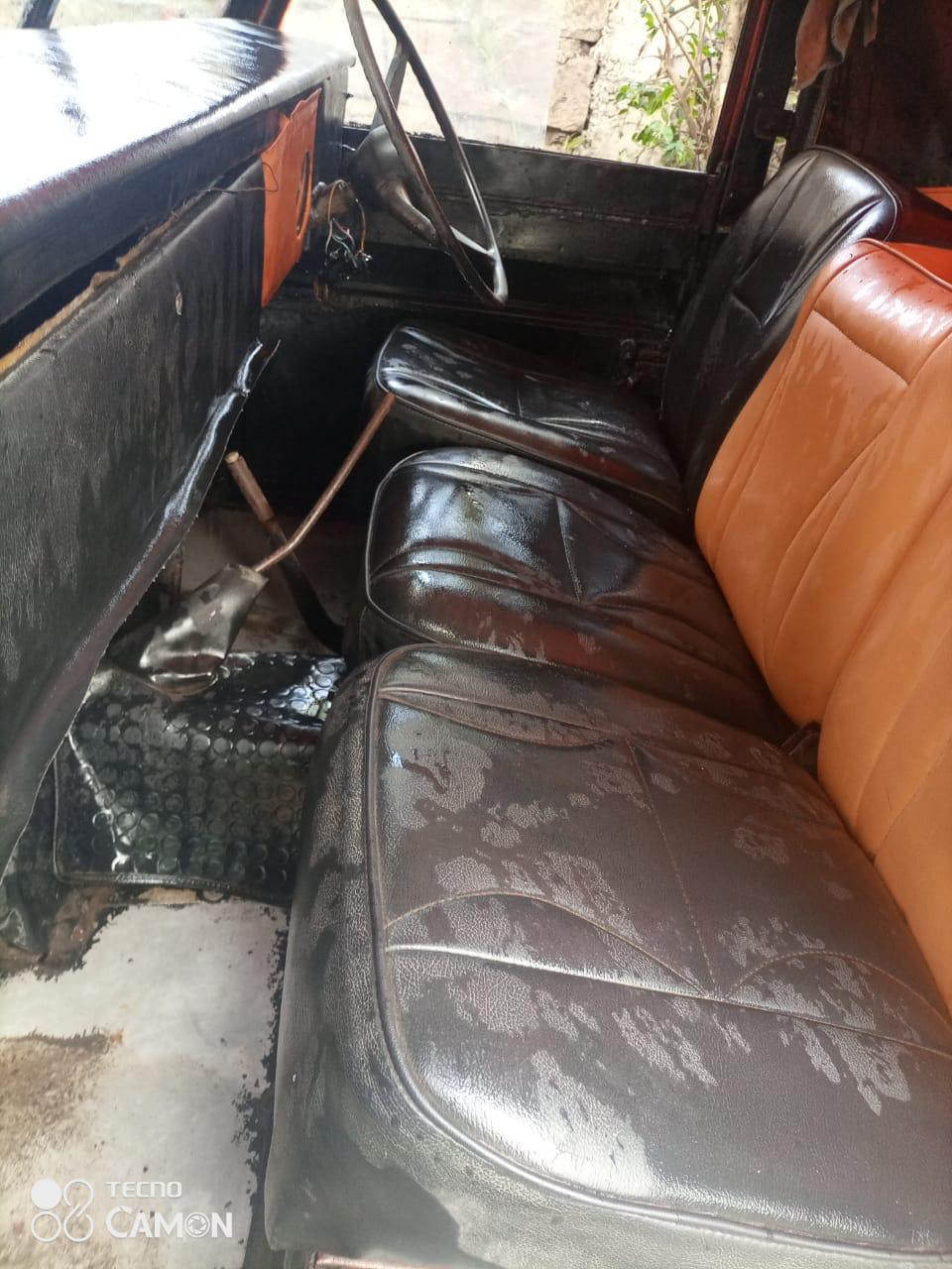 Land Rover Defender 109