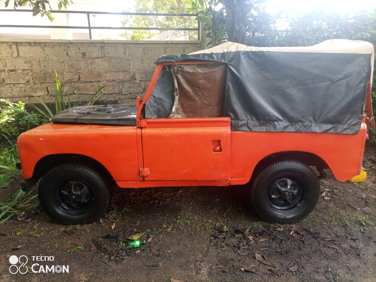 Land Rover Defender 109