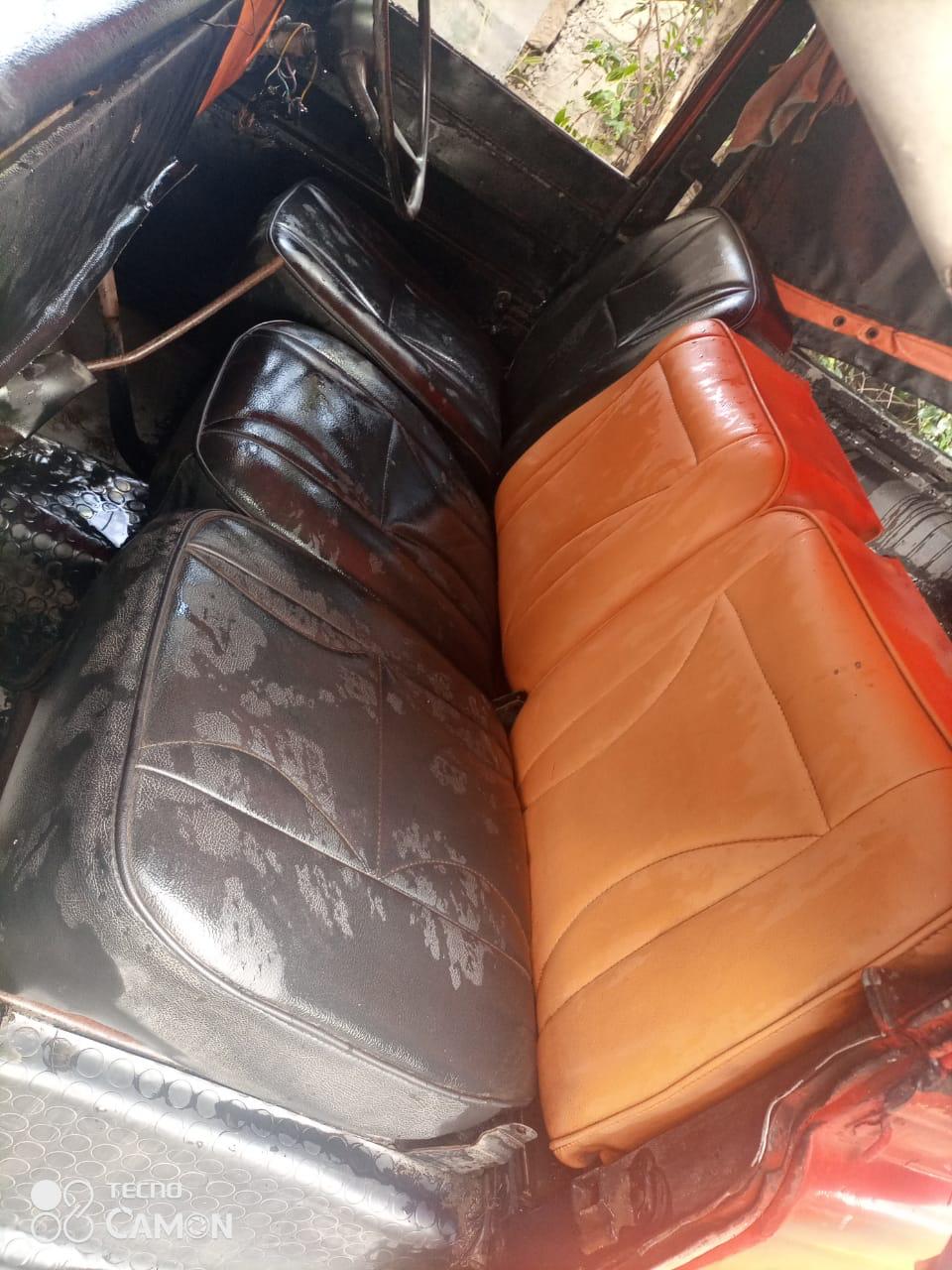 Land Rover Defender 109