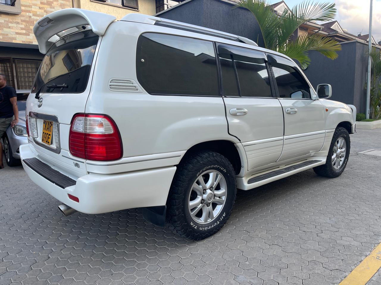 2003 Toyota Land Cruiser Cygnus