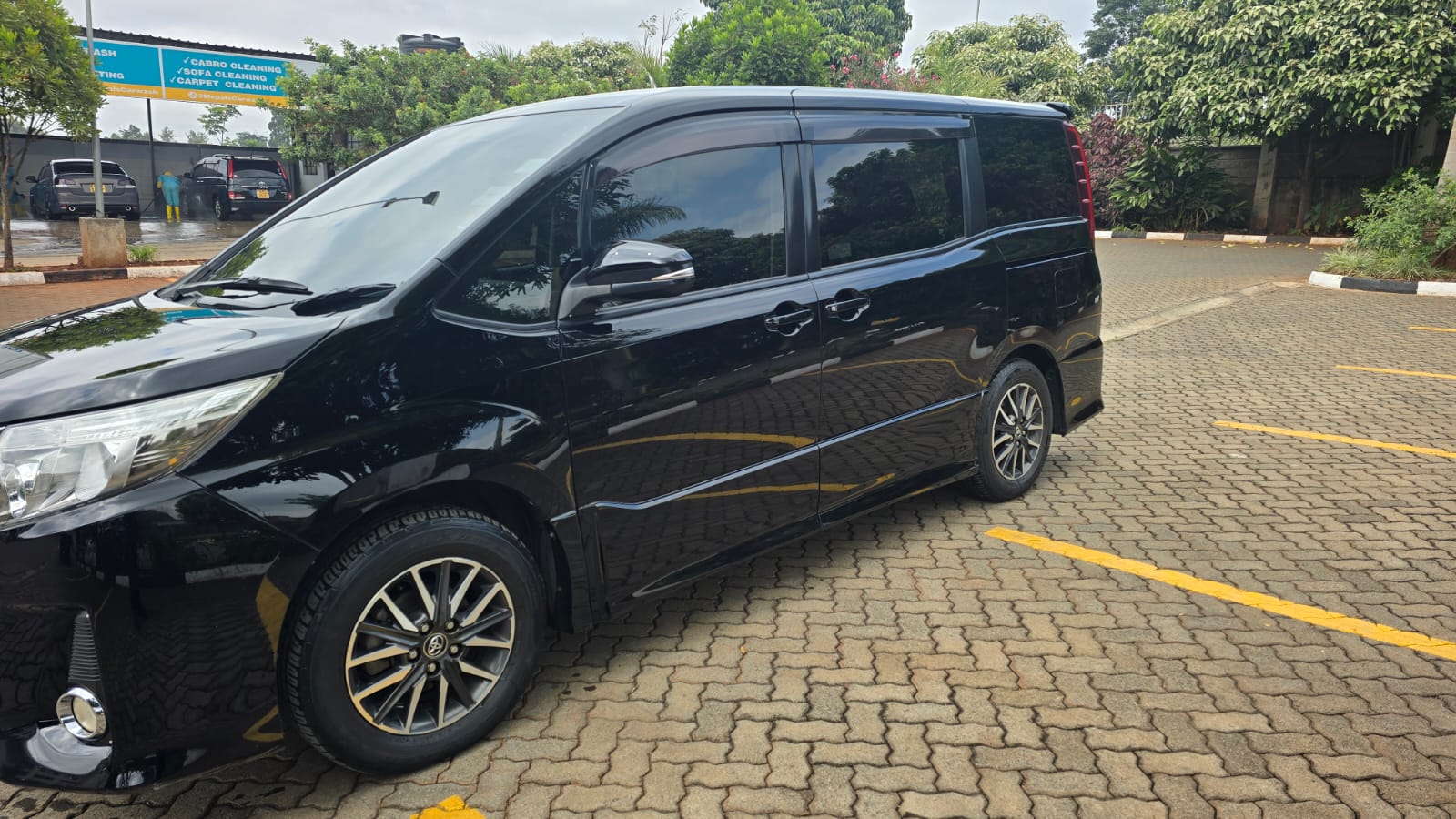 2014 Toyota Noah