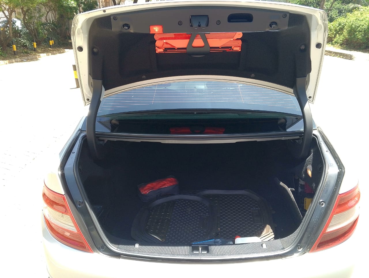 2010 Mercedes-Benz C200