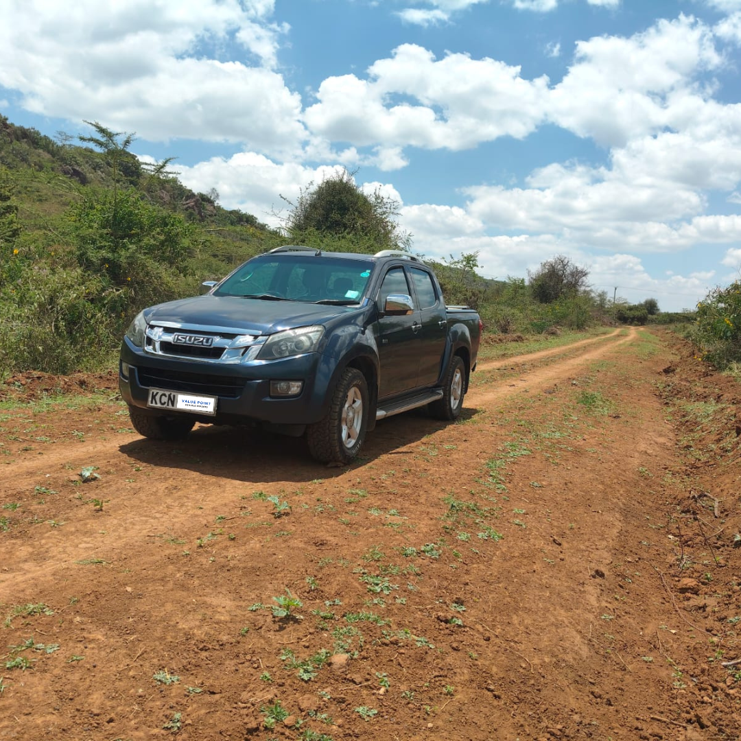 2013 Isuzu D-Max  Double Cabin
