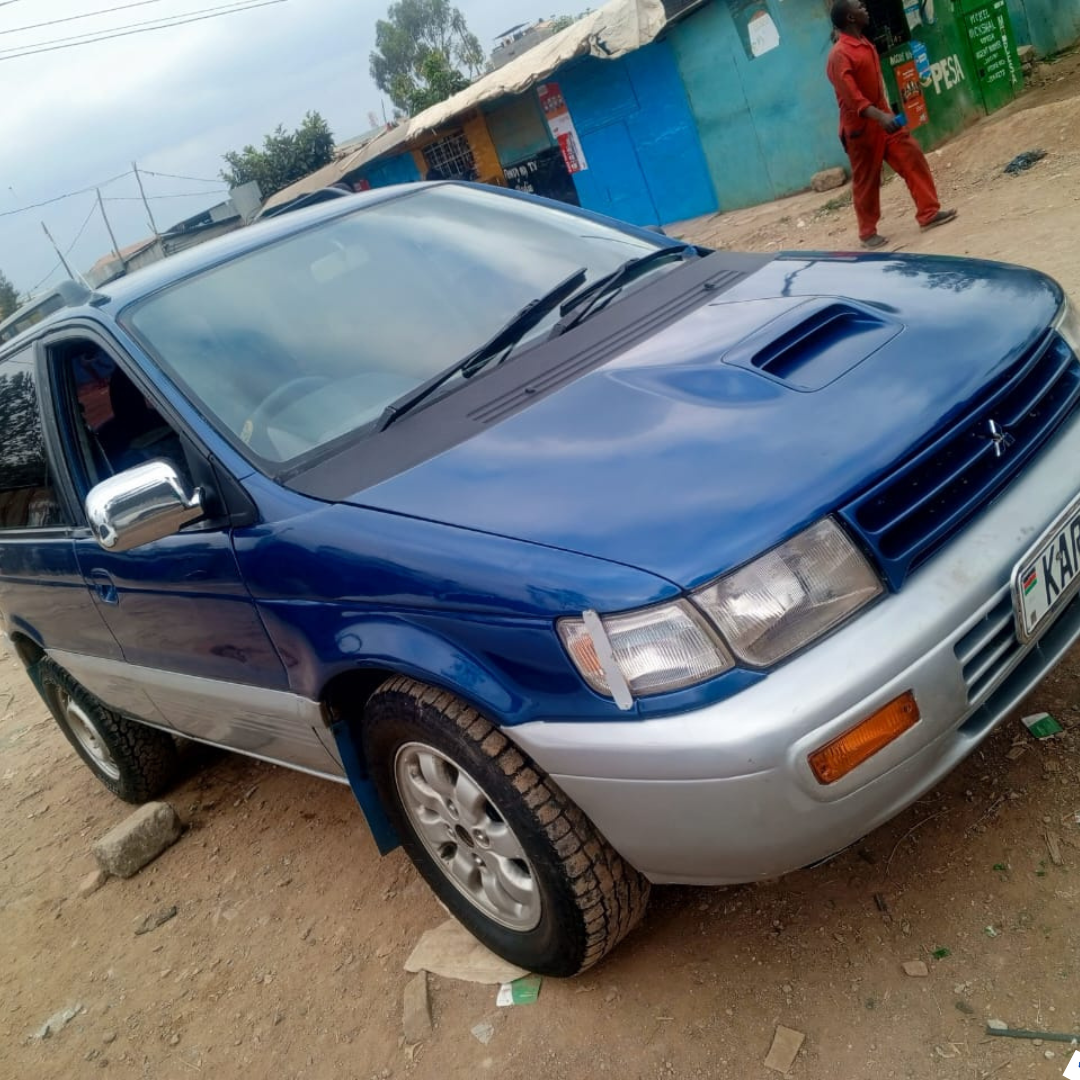 Mitsubishi RVR 1996