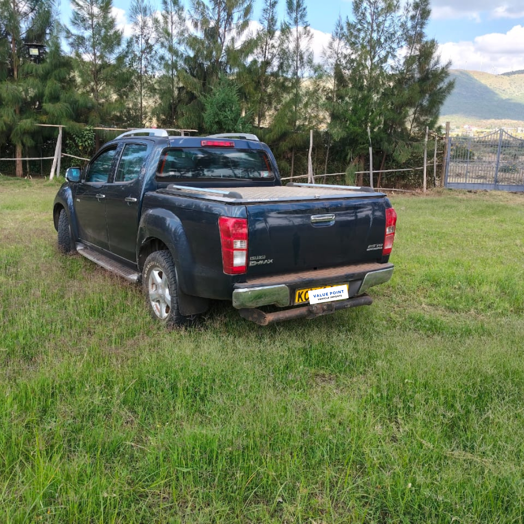 2013 Isuzu D-Max  Double Cabin