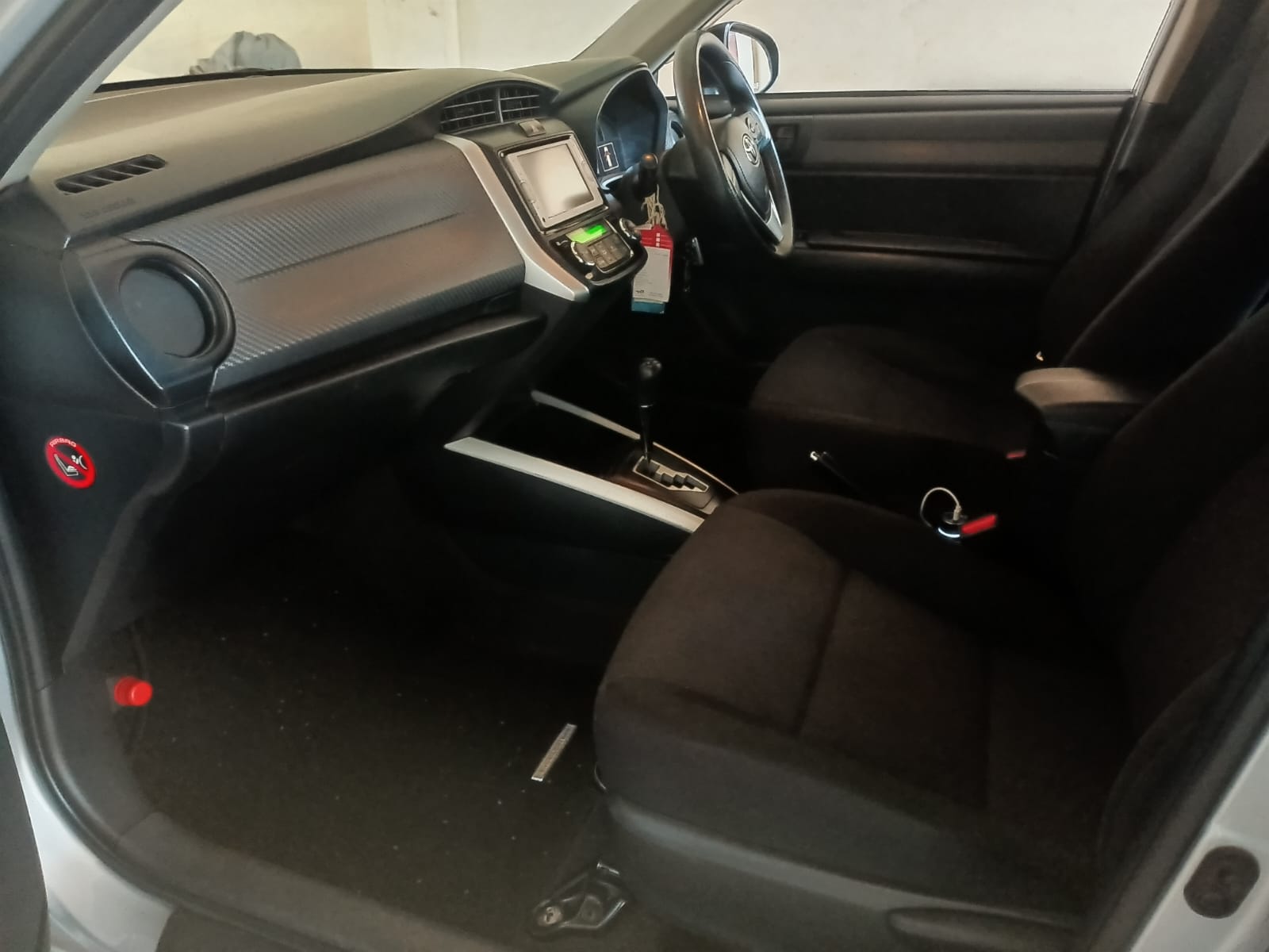 Toyota Fielder Hybrid 2014