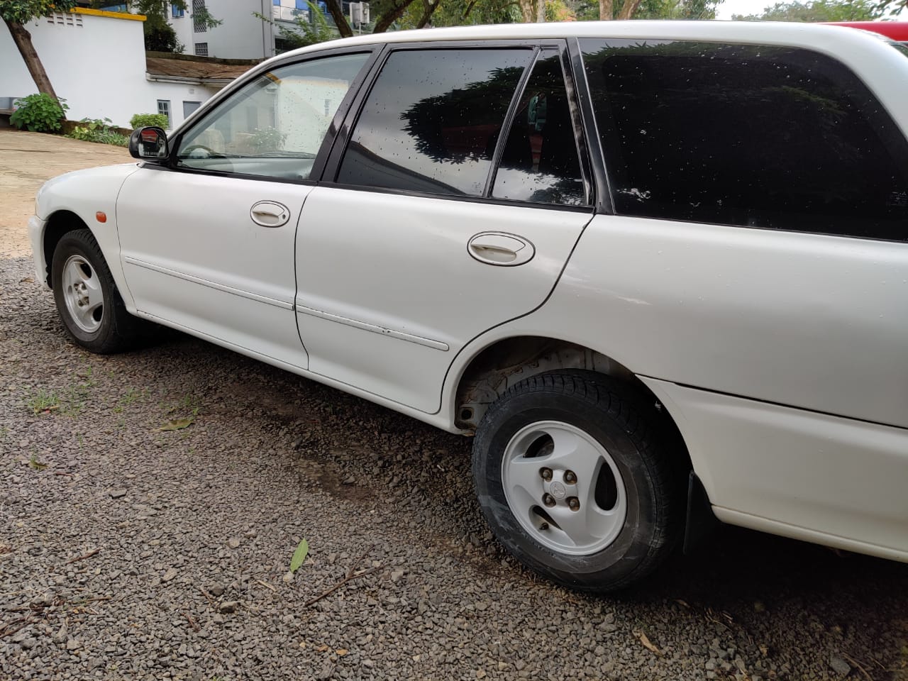 Mitsubishi Lancer GLX 2003