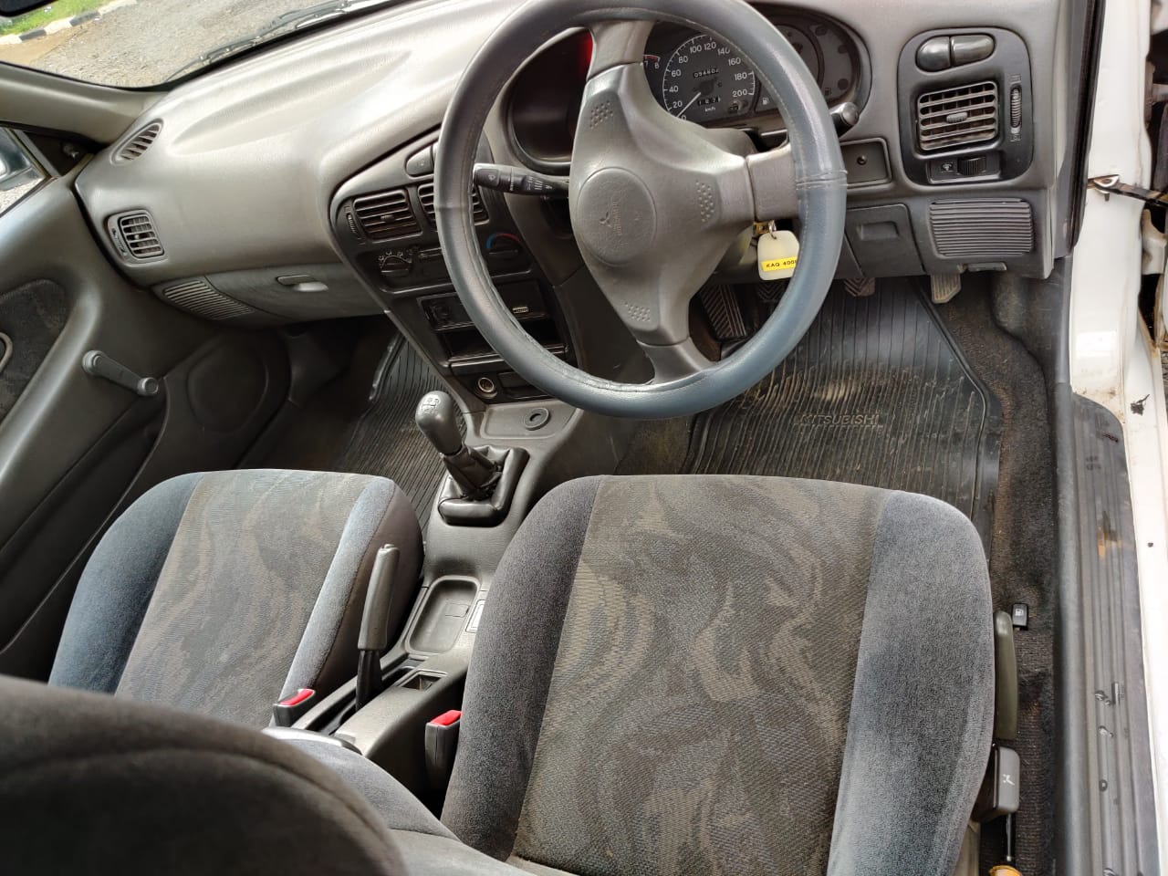 Mitsubishi Lancer GLX 2003