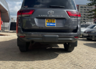 Toyota Land Cruiser LC300 Sahara 2024