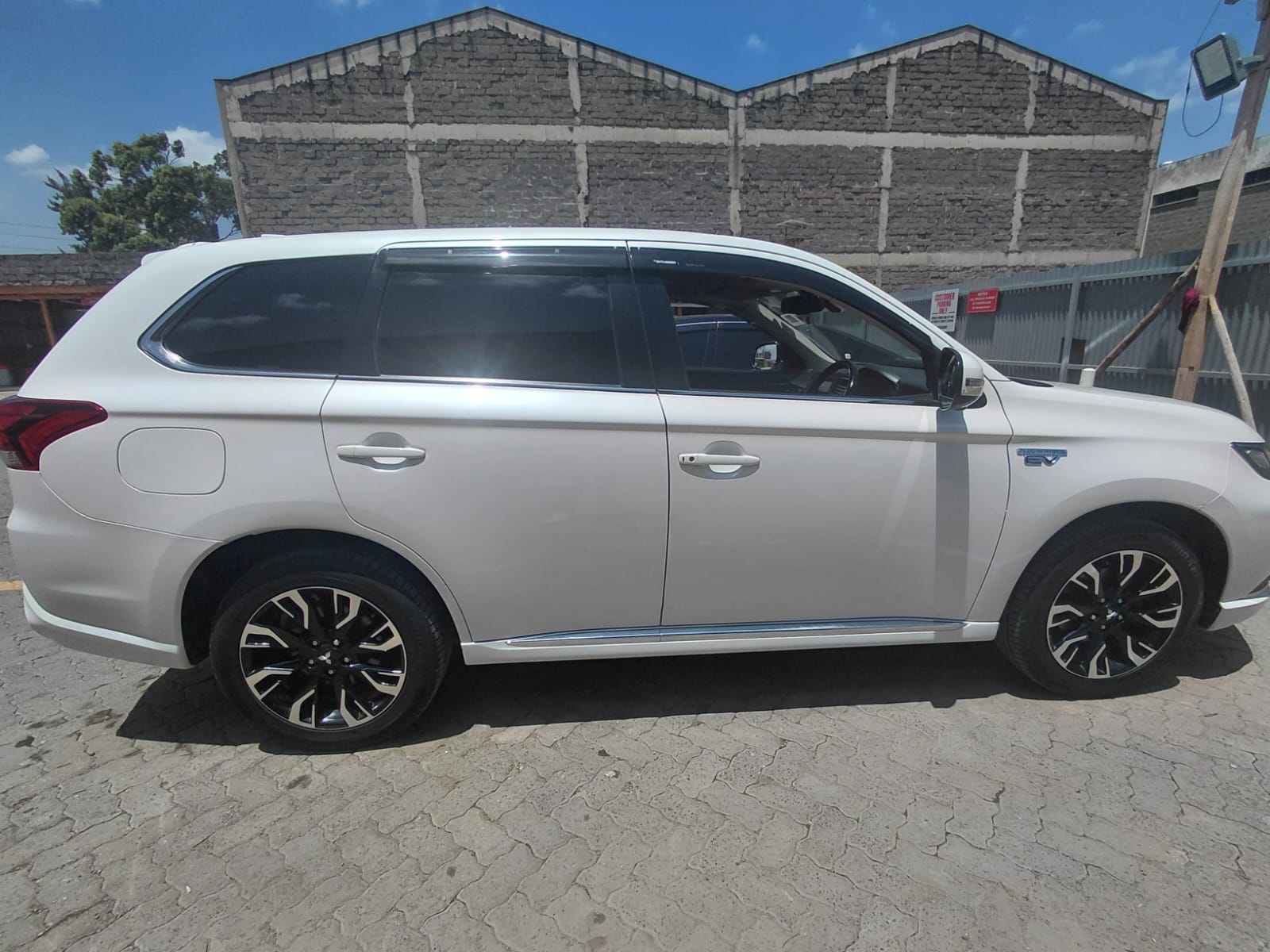 Mitsubishi Outlander 2016
