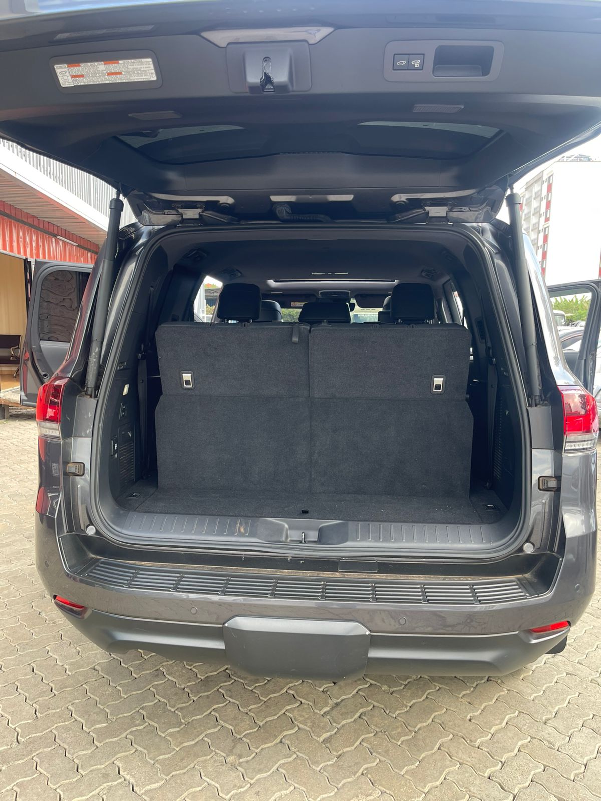 Toyota Land Cruiser LC300 Sahara 2024