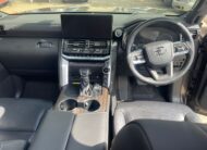 Toyota Land Cruiser LC300 Sahara 2024