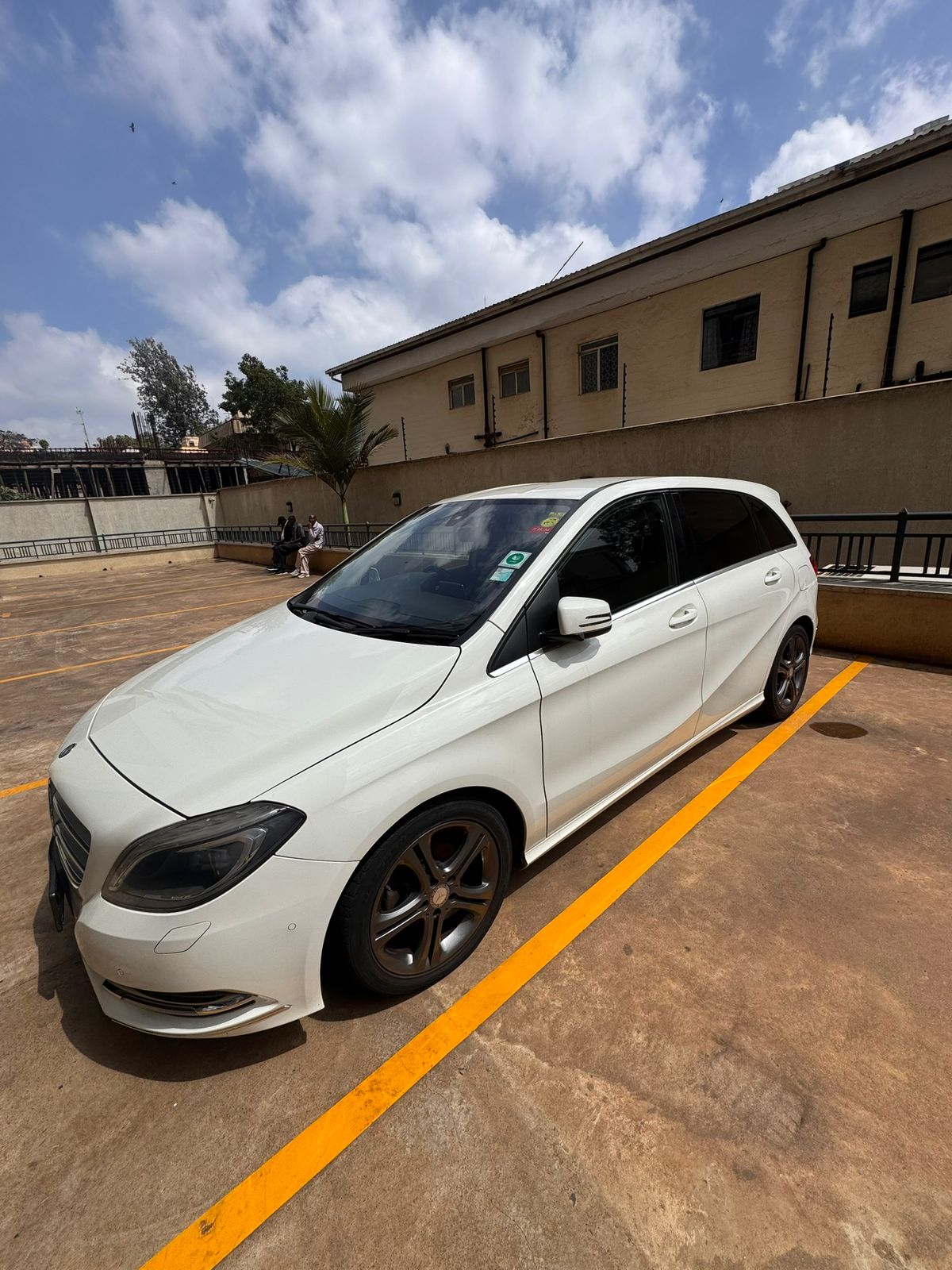 Mercedes-Benz B180 2014