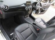 Mercedes-Benz B180 2014