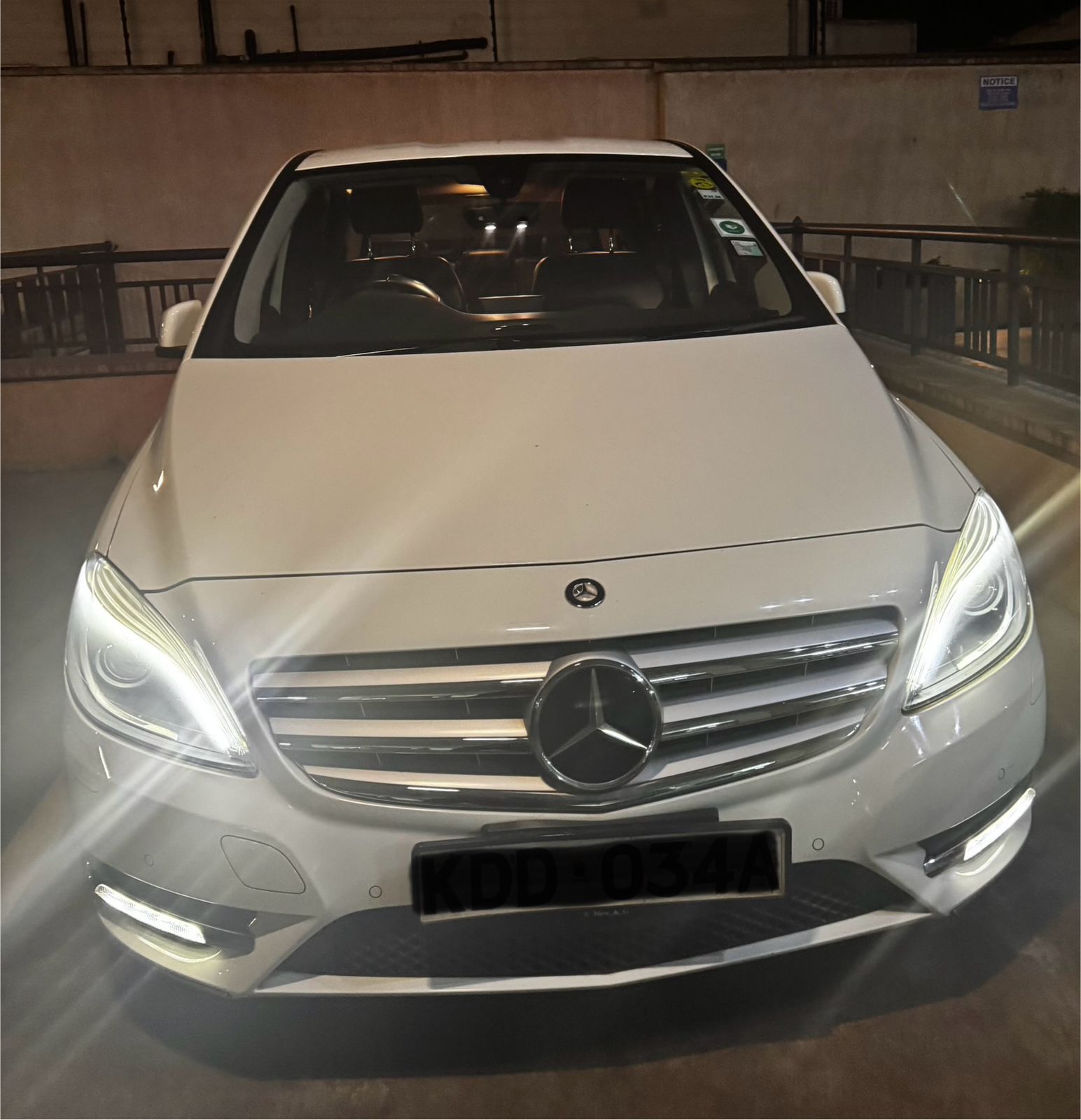 Mercedes-Benz B180 2014