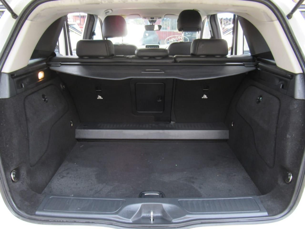 Mercedes-Benz B180 2014