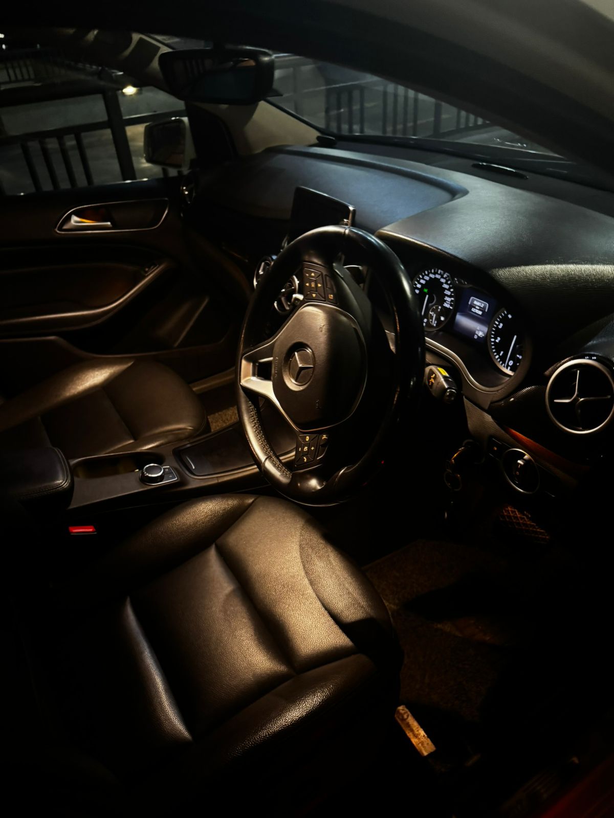 Mercedes-Benz B180 2014