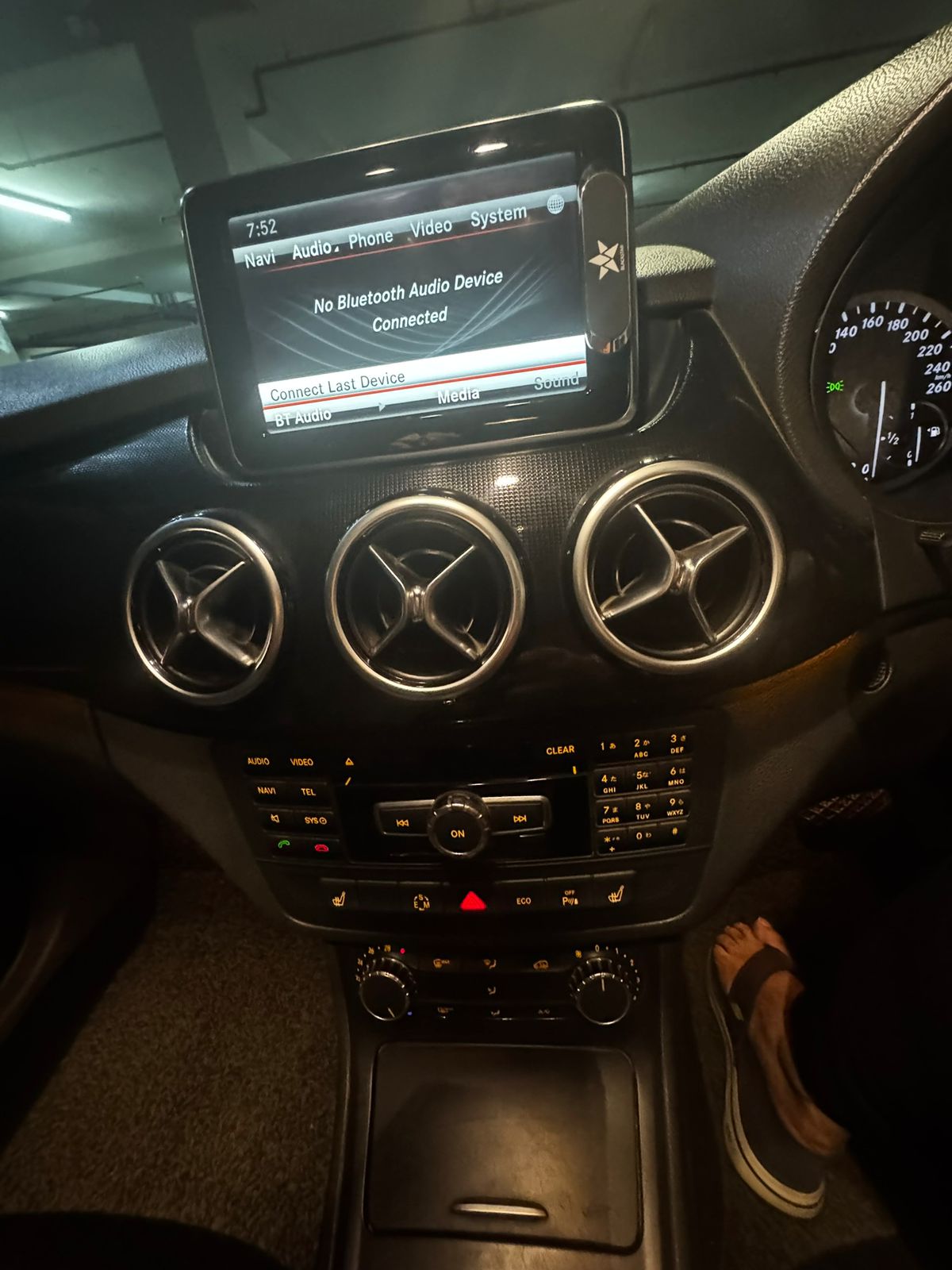 Mercedes-Benz B180 2014